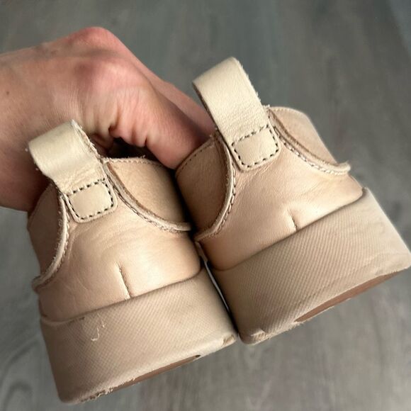 CLARKS Trigenic Flex Shoe 8 - Picture 7 of 8